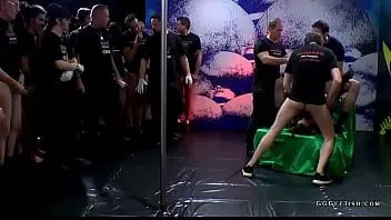 play Viktoria goo lins fundul și suge cocoși