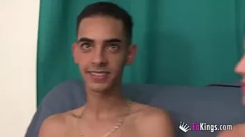 play Roxy devra choisir un mec... mais elle peut faire exploser les deux !