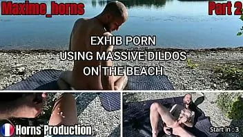 Jouer Public utilisant des godes massifs sur la plage