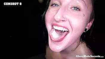 Putar Gloryholesecrets - si rambut coklat bermata biru menghisap ayam demi ayam di lubang kemuliaan