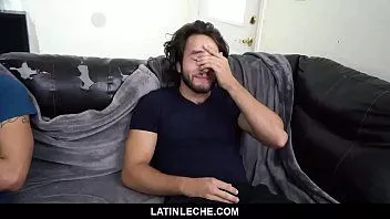 play Latinleche – zwei schwanzhungrige heterosexuelle Hengste ficken sich gegenseitig für etwas Geld