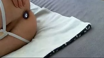 play Tachinând cu noul meu plug anal în chiloți cu suspensii