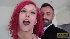play 英国の赤毛ティーンが乱暴にセックスする