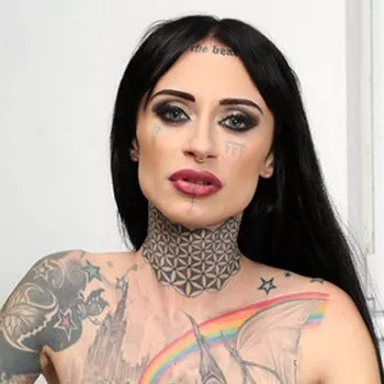 Star du porno Sasha Beart