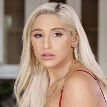 Bintang porno Abella Danger