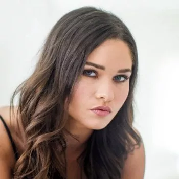 Bintang porno Zoe Bloom