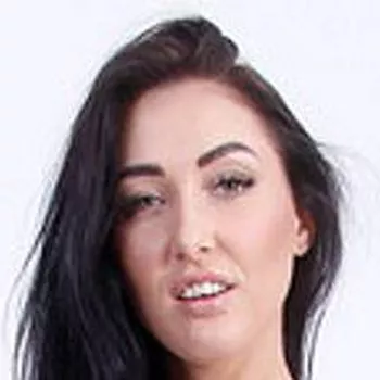 Gwiazda porno Nika Charming